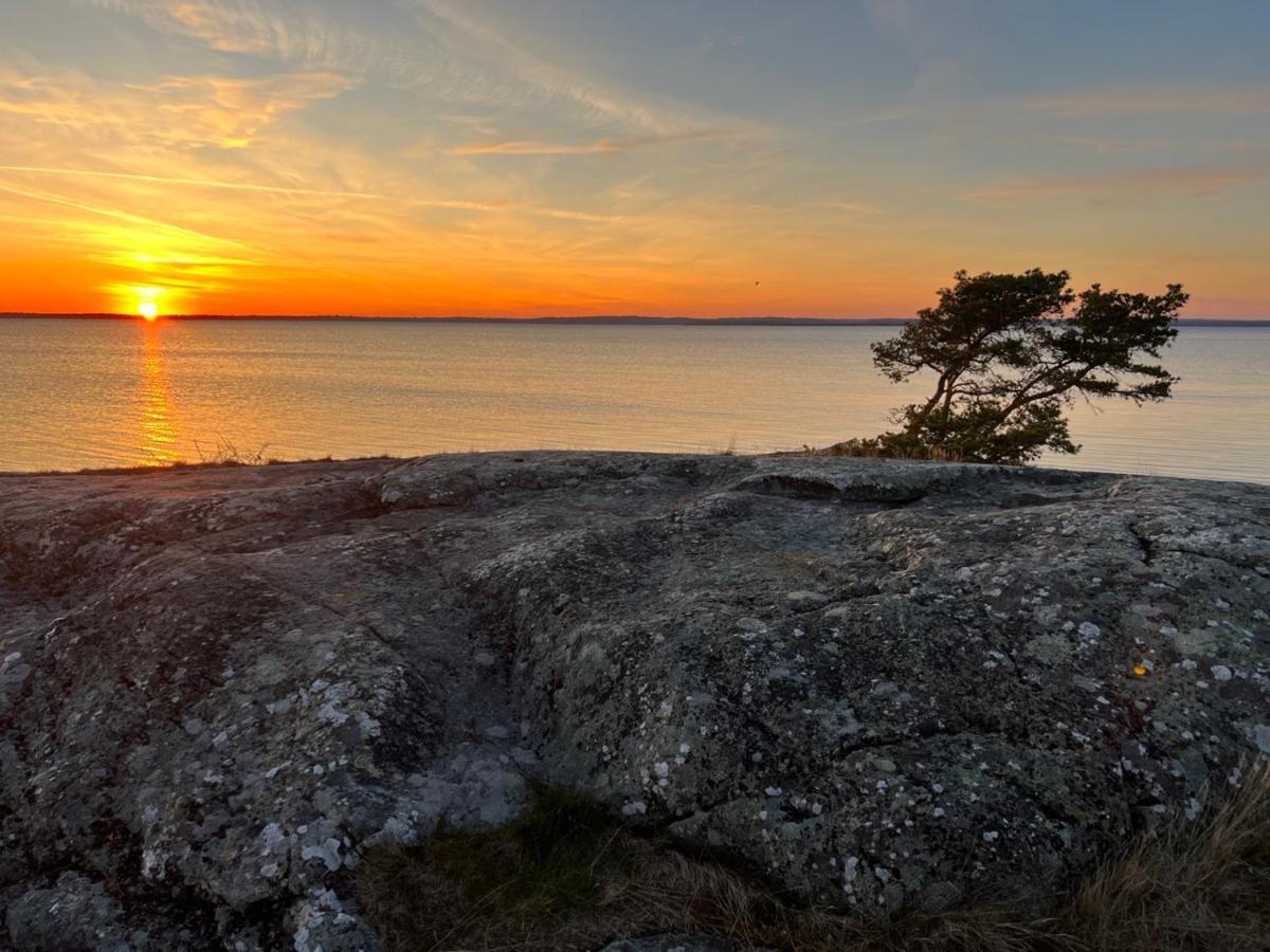Exclusive Tranquil Villa By The Sea, Boat Available Drottningskär Zewnętrze zdjęcie