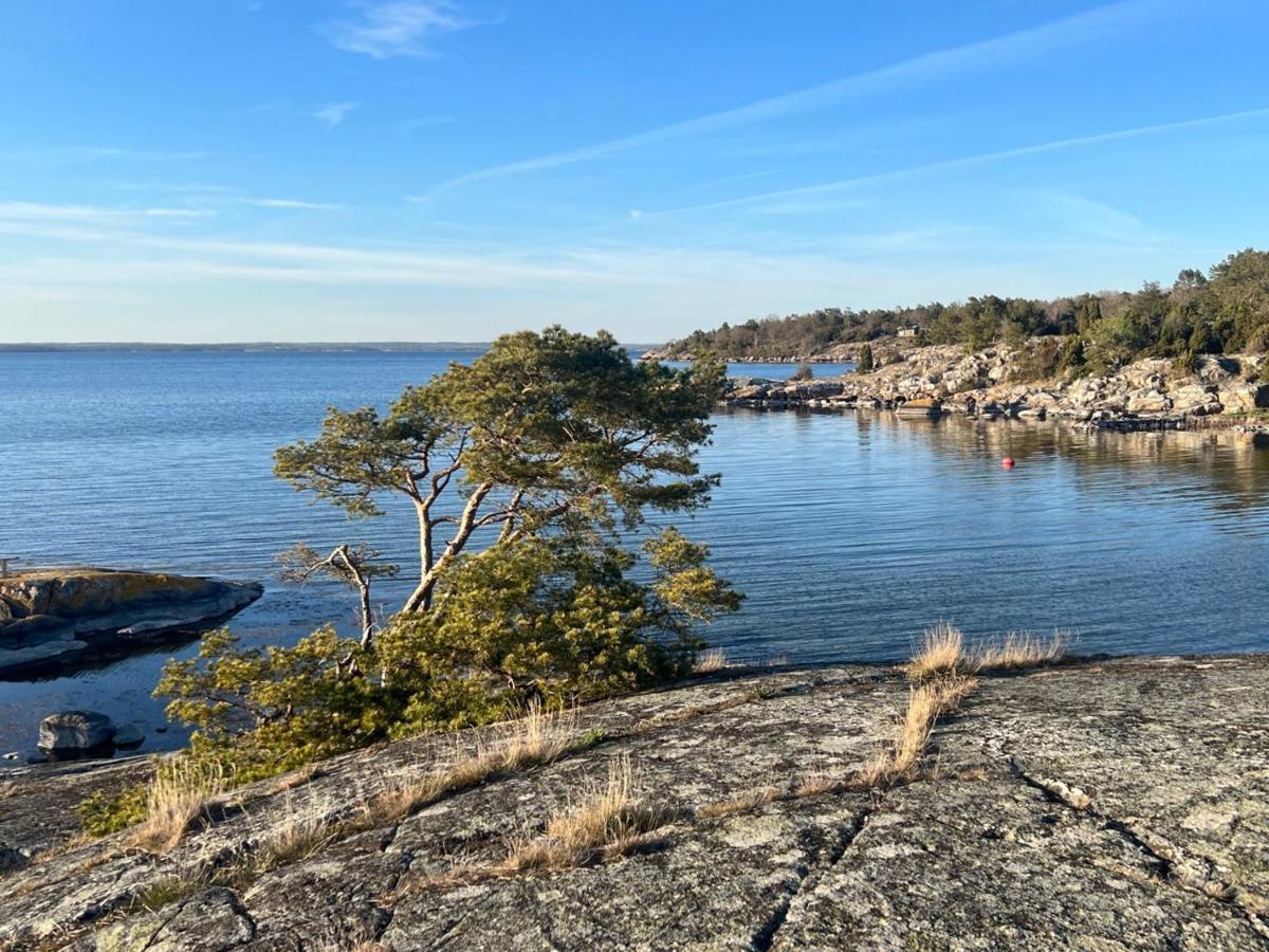 Exclusive Tranquil Villa By The Sea, Boat Available Drottningskär Zewnętrze zdjęcie